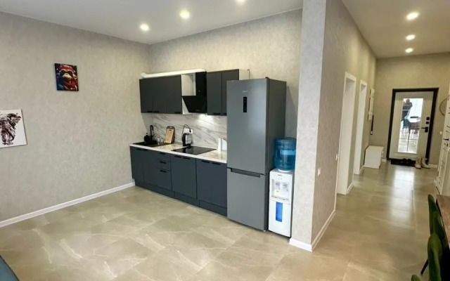 Частный дом Уютный с баней и большим бассейном