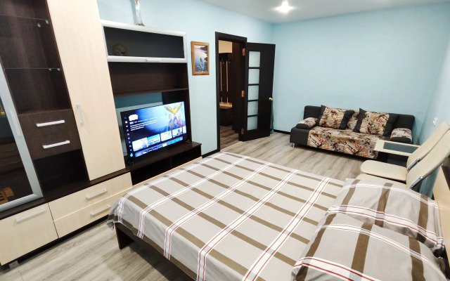 Na Ulitse Krasnykh Partizan 17 Apartament