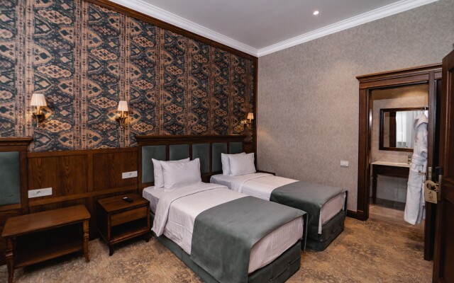 Midway Baku Hotel