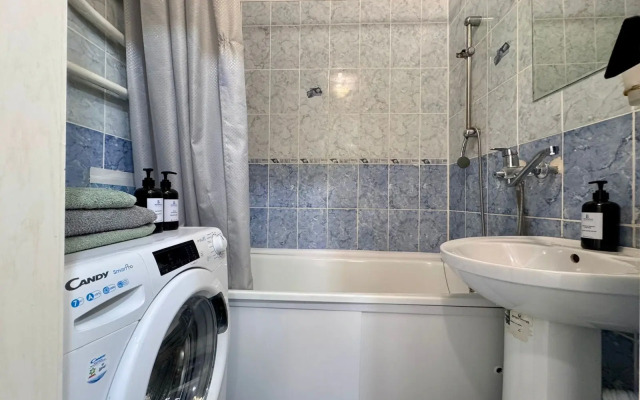 Uyutnaya Polnotsennaya Dvukhkomnatnaya Flat