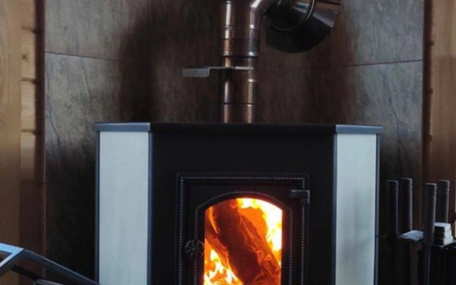 Частный дом Дом на горе с камином и сауной