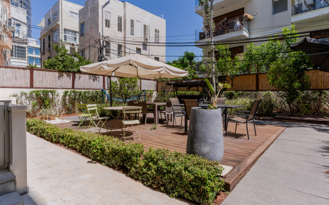 Blueground at Nahalat Bynamin ID08 Apartments