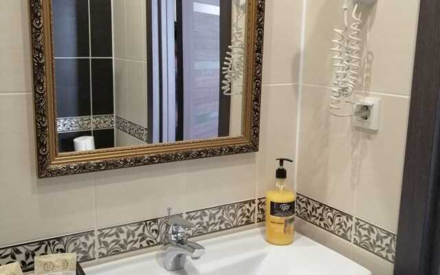 V Samom Tsentre Goroda Cheboksary Studio Flat