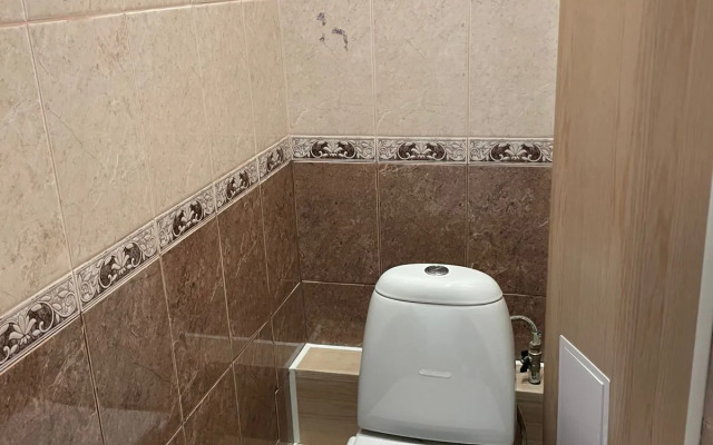 OtlichnyDen Ryadom S Zhd Vokzalom I Avroroy Flat