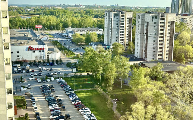 Kvartira Enigma Apartments v ZK Akvamarin radom s nabereznoj i TRC Akvamoll