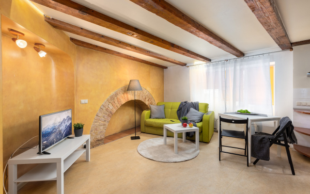 Handy Apartments