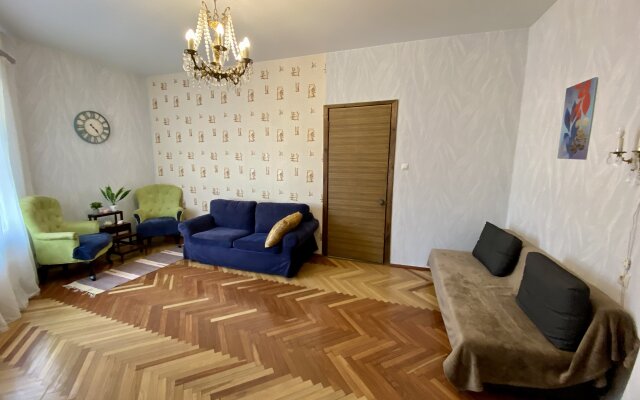 Cozy Family one-bedroom Nevsky 13 with a balcony and parking Flat