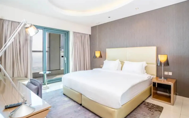 Paramount Tower 1 BR Apartments