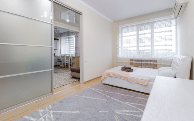 Vozle Naberezhnoy Flat