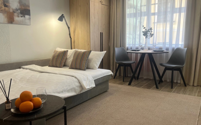 Апартаменты у Часовой Башни Оранжевые