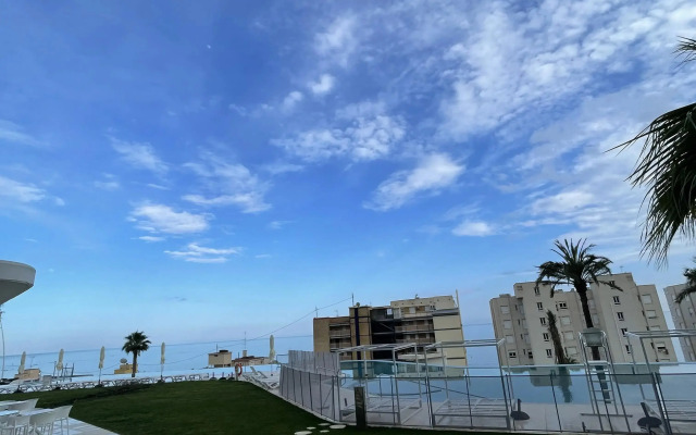 Sunset Cliffs by Mar Holidays Apartments