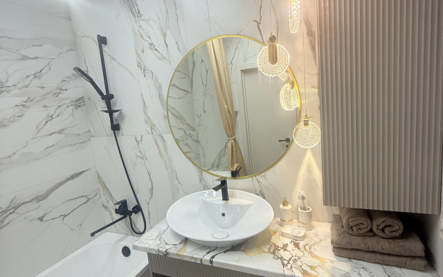 Dizaynerskaya S Vidom Na Reku Flat