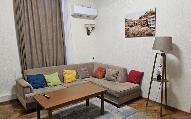 Heart Of The Old Tbilisi Apartments