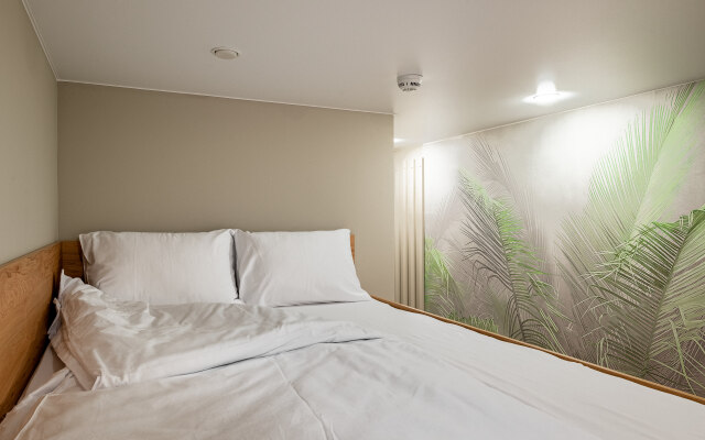 Studio 9 by Mangosteen Apartments