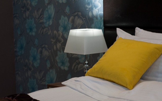 Square Inn Hotel