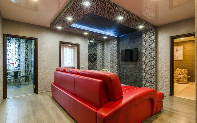 3-komnatnye HomeApart Skryganova, 4B Apartments