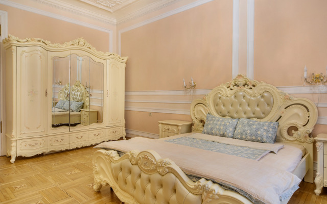 Квартира на Рубинштейна 4