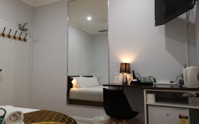 Australian sunrise Lodge Mini-Hotel