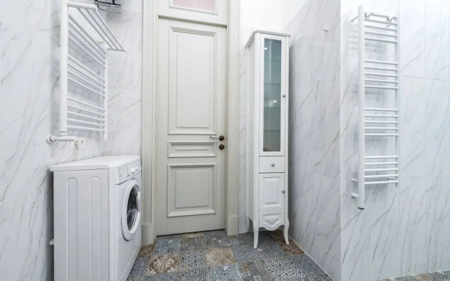 Квартира Старинная с видом на Невский