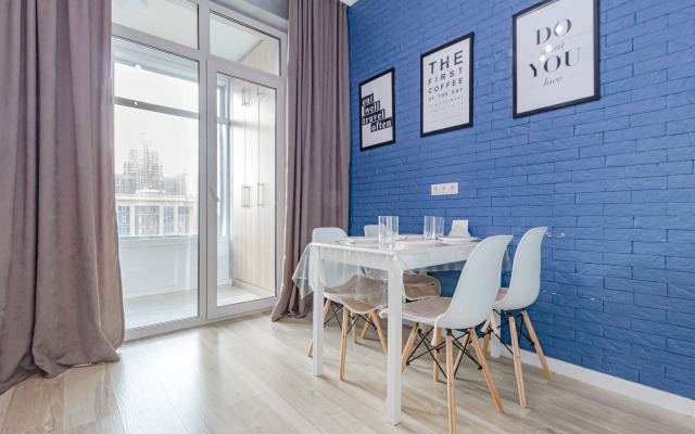 Avenue 5 Apartments