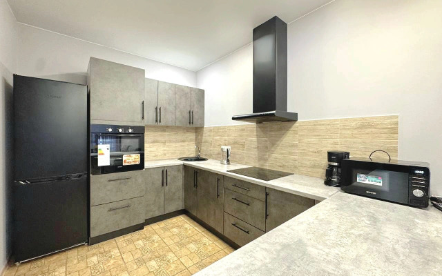 Квартира трехкомнатная на Притомском рядом с Кадетским училищем