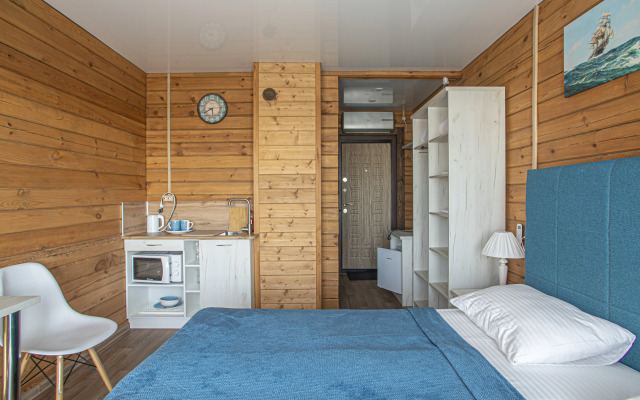 S Balkonom I Parkovkoy Flat