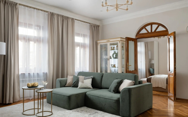 Квартира GM Apartments Новая и тихая Трехкомнатная на Тверской