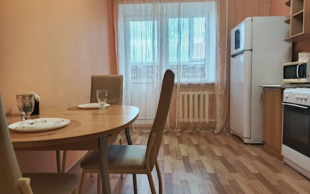 Prostornaya na Shirotnoy v Rayone Mzhk Flat
