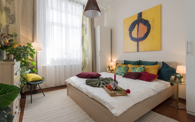 Квартира GM Apartments Стильная Трехкомнатная на Бульварном кольце