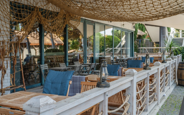 Yalta-Intourist Hotel