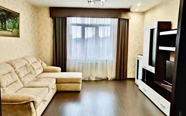 Dom Tut Lyuks Flat