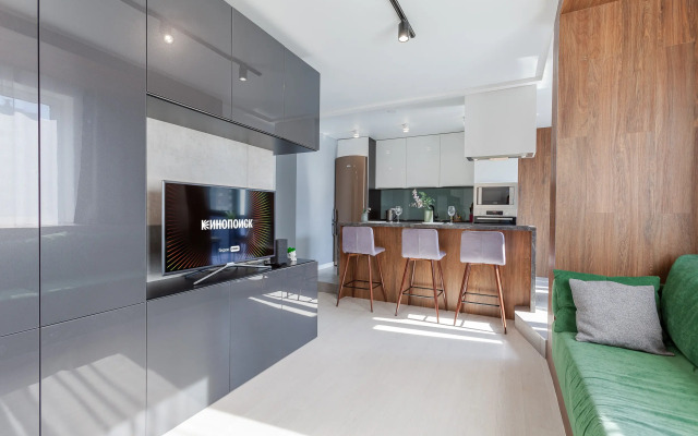 Апартаменты RentPlaza бизнес класса на высоком этаже