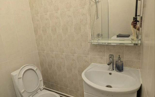 Квартира комфортная 2-х комнатная у метро Лесная