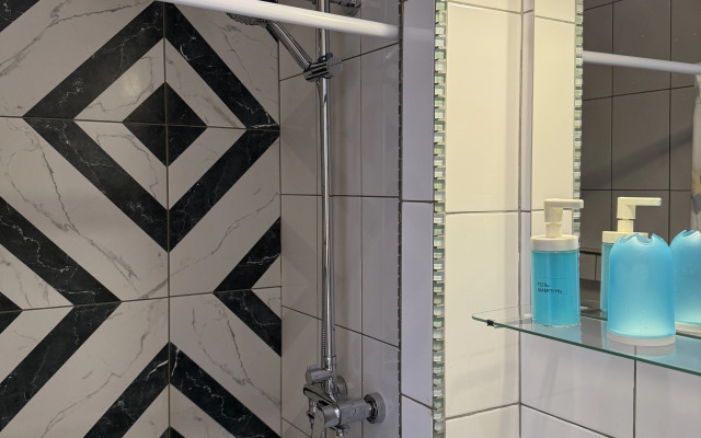 Dvukhurovnevye Apartamenty Golubye Poyuschie Fontany Apartments