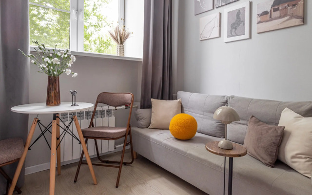 Stilnye Dvukhurovnevye S Besplatnoy Parkovkoy I Parkom Apartment