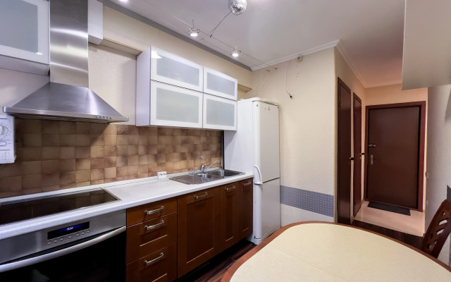 Квартира 3-комнатная на Беринга 10