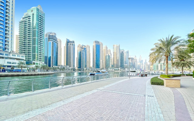 Bnbme DAMAC Waves Tower, 3 BDR Maids Apartments