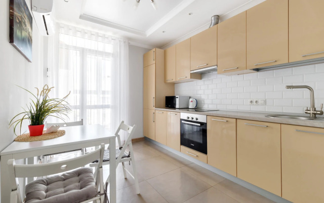 Апартаменты Полулюкс с Балконом и Красивым Видом Юг-Апарт