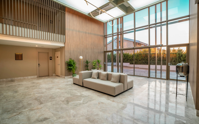Prive Suite Side & Spa  (Adult Only 16+)