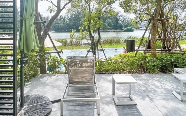 Dvuhkomnatnye Cassia C Terrasoy Apartments