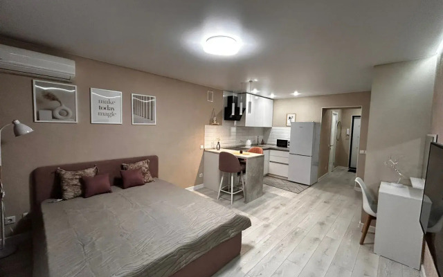 Shikarnaya studiya v Arbekovo Flat