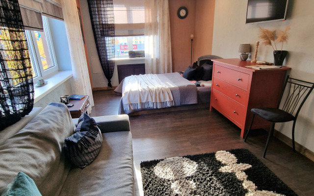 Uyutnaya Dvushka V Dvukh Minut Ot Zhd Vokzala Flat