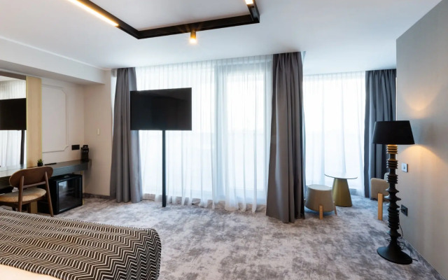 Lupa by Bueno Hotel