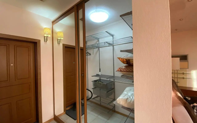 Yevrodvushka Na Larina S Vidom Na Mishennuyu Sopku Flat