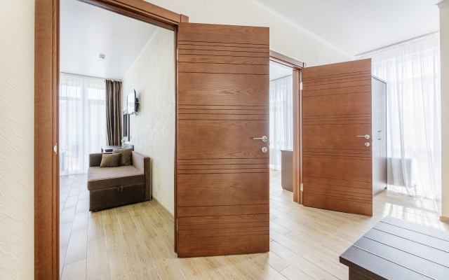 Leonsia Hotel