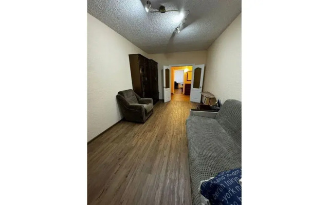 Апартаменты Пл. Космонавтов, 3/2