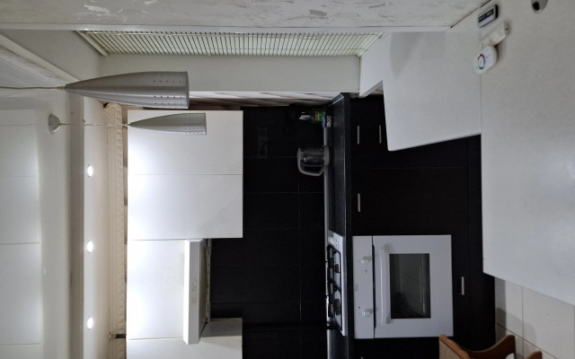 Na Artilleriyskoy Flat