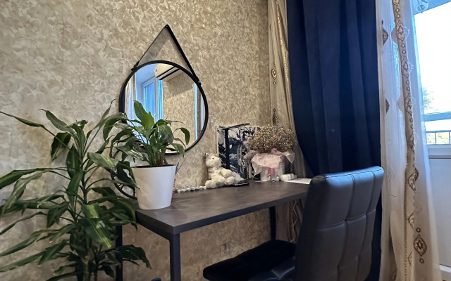 S Vidom Na Chashu I Kreml Flat