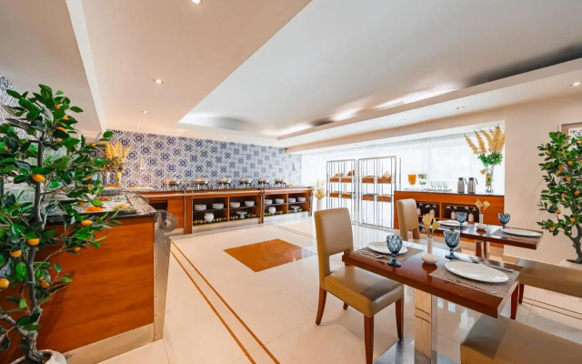 Golden Sands Hotel Apartments