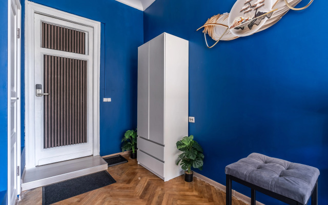 Апартаменты ВО 14/65 Синий свет